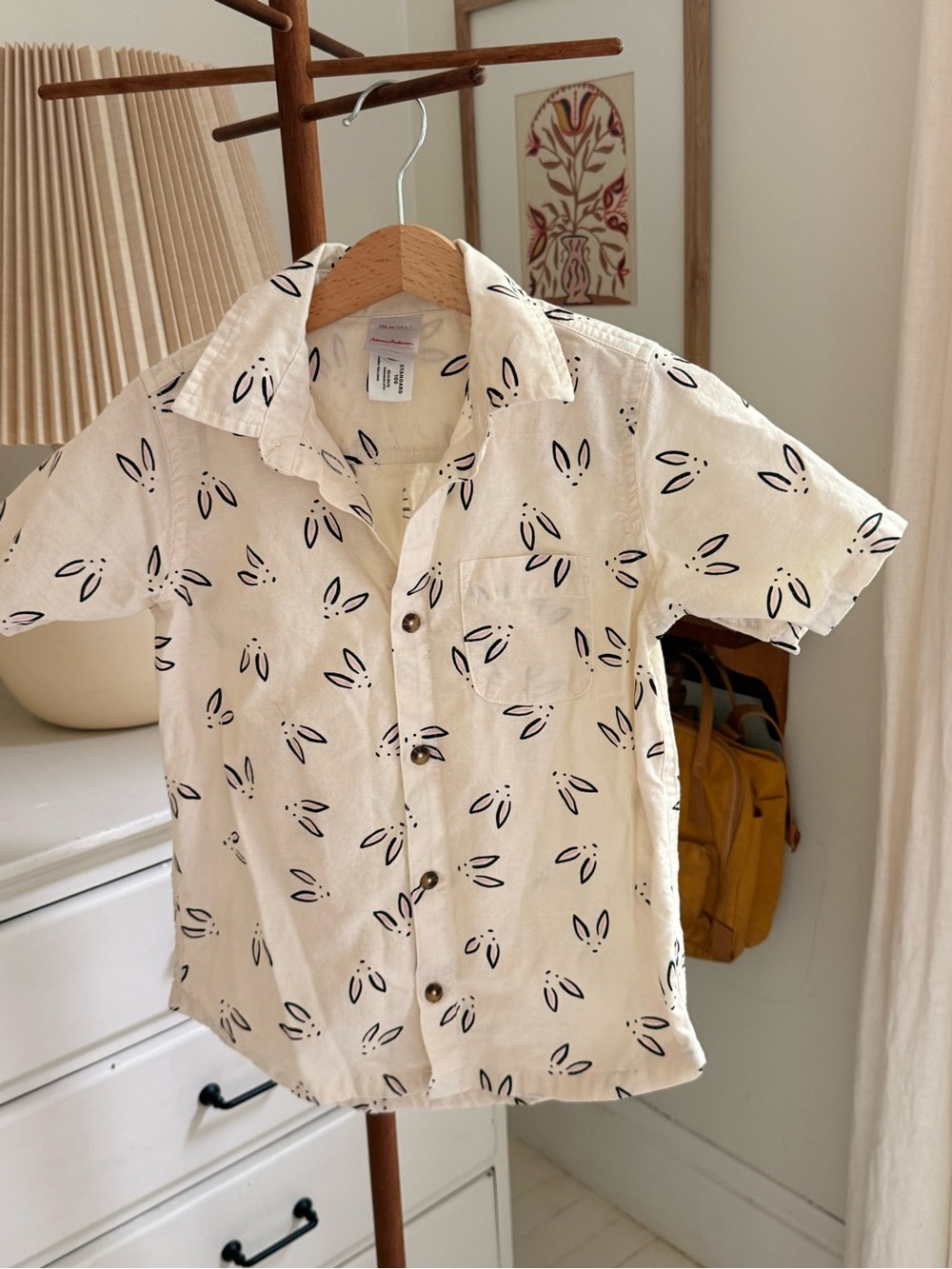 Hanna Andersson Cream Bunny Short-Sleeve Button-Up Shirt